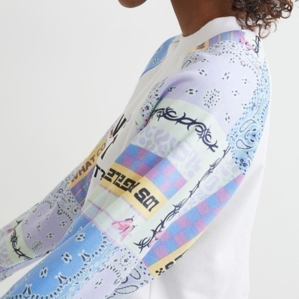 New H&M | Blue & White Long Sleeve Graphic Cropped Sweatshirt Size Medium - Picture 4 of 9